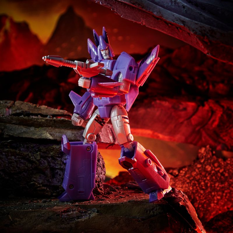 Figura-Transformers-Generations-War-for-Cybertron---Kingdom-Voyager-Cyclonus---Hasbro-3