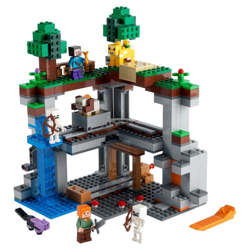 LEGO-Minecraft---The-First-Adventure---21169-1