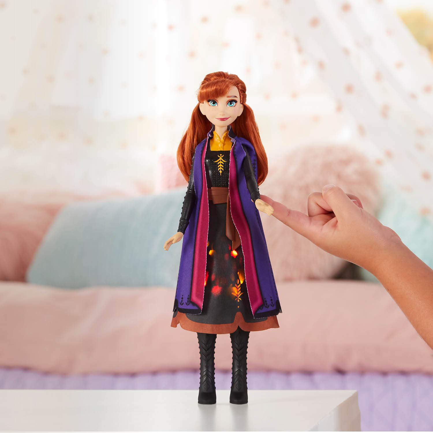 Boneca Frozen 2  Anna Aventura Musical - Hasbro
