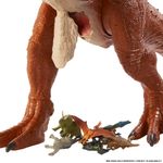 Jurassic-World---Carnotaurus-Super-Colossal---Mattel-5