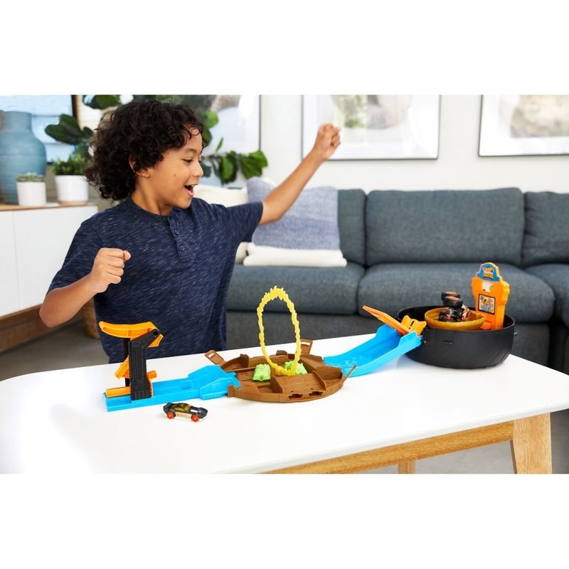 Hot-Wheels---Monster-Trucks---Pneus-de-Acrobacia---Mattel-1