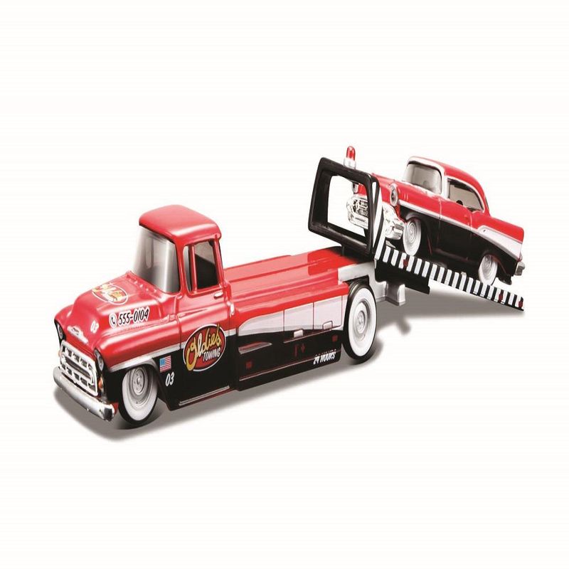 Mini-Veiculos---Transporte-de-Elite---Mack-B-51-Tow-Truck-1951-e-Chevrolet-Vega-1971---Maisto-0