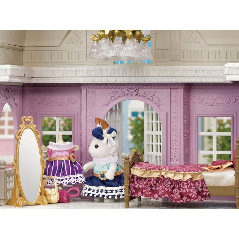 Sylvanian-Families---Elegant-Town-Manor-Gift-Set---Epoch-11