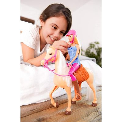 Mattel - Boneca Barbie e Cavalo