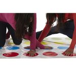jogo-Twister-Hasbro_4