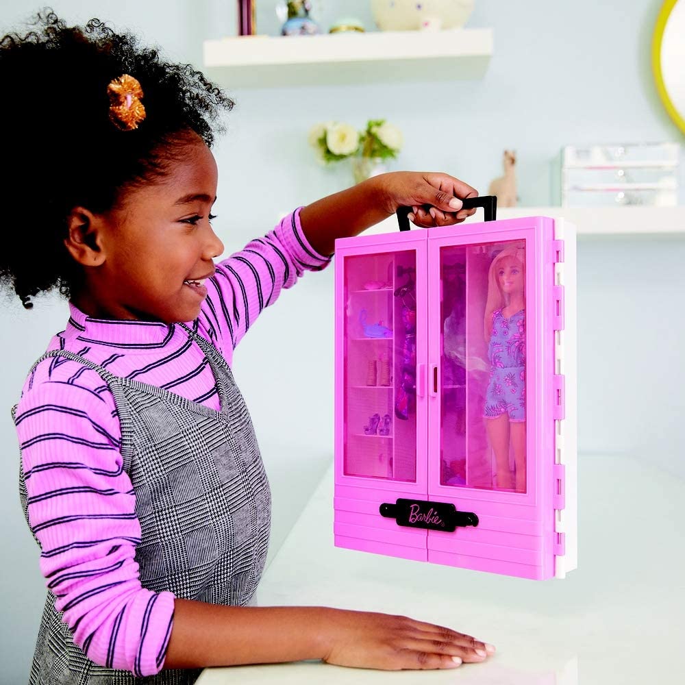 Boneca Barbie Dream Besties Com Acessórios HYC20 Mattel