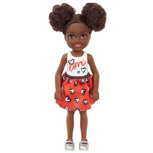 Mini Boneca - Família da Barbie - Chelsea Club -  Negra - Saia Vermelha - Mattel
