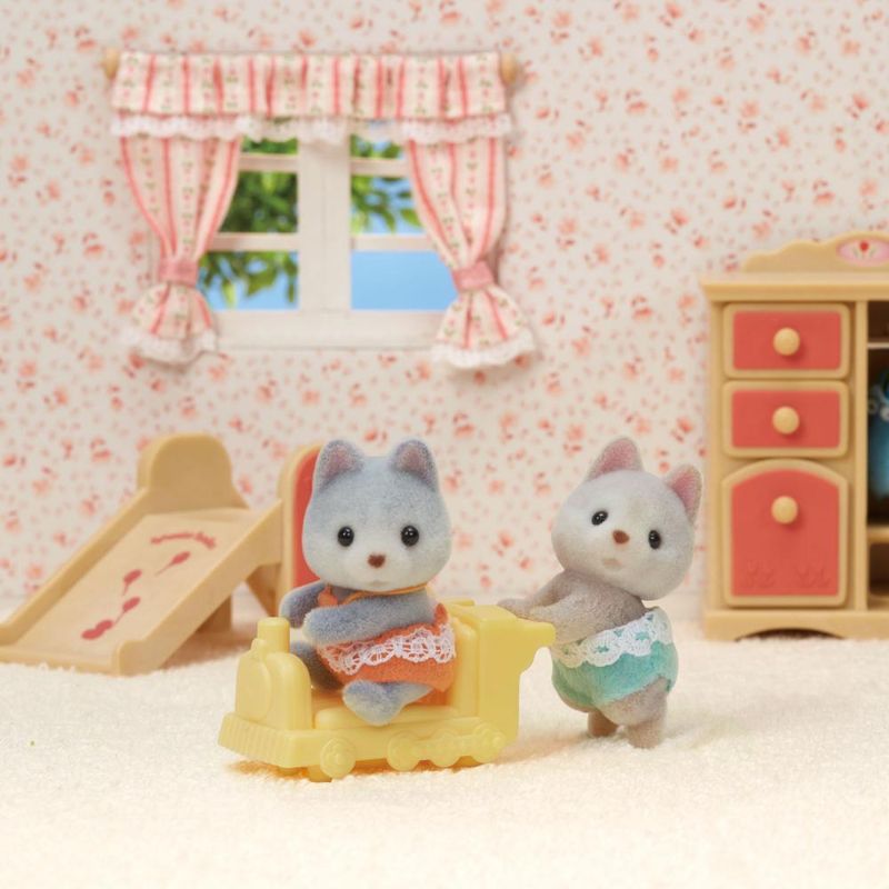 Conjunto-de-Figuras---Sylvanian-Families---Bebes-Huskys-Amber-e-Jeremy---Epoch-5