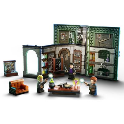 LEGO Harry Potter - Momento Hogwarts - Aula de Encantamentos - 76385 - Ri  Happy