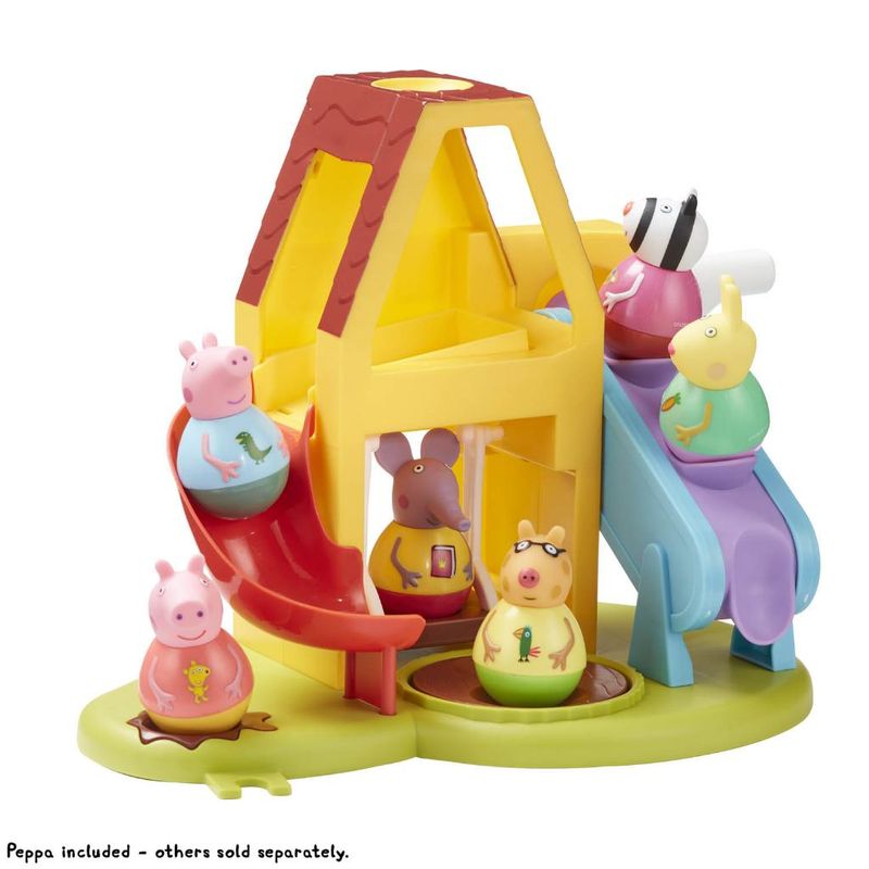 Peppa Pig La Casa de Madera con Figura y Mobiliario Bandai CO07213 -  Juguetilandia