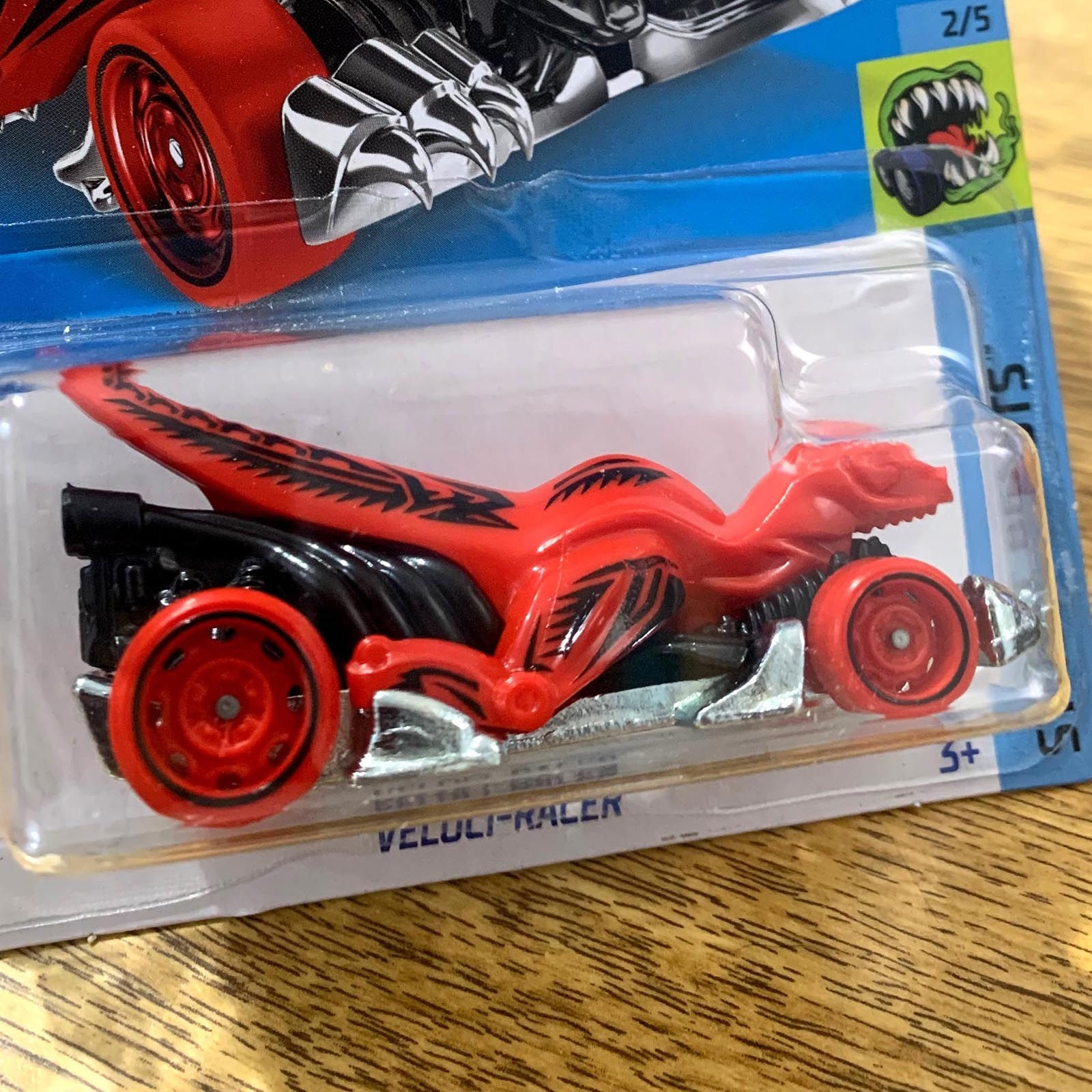 Hot Wheels - Veloci-Racer - HCV66 - Ri Happy