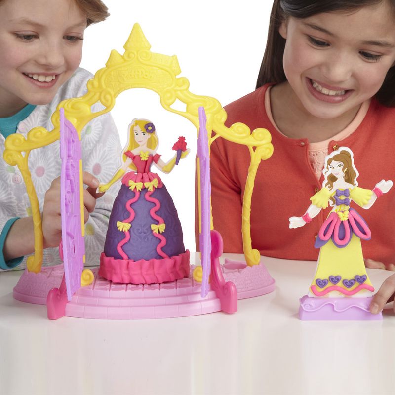 A2592-Massinha-Play-Doh-Boutique-de-Desenho-de-Vestido-Bela-e-Rapunzel-Princesas-Disney-Hasbro_4