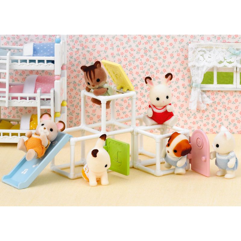 5036021-2983-Sylvanian-Families-Playground-do-Bebe-Epoch_1