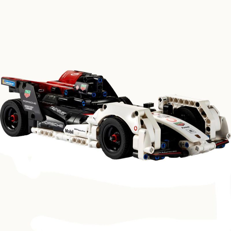 LEGO-Technic---Formula-E-Porsche-99X-Electric---42137-2