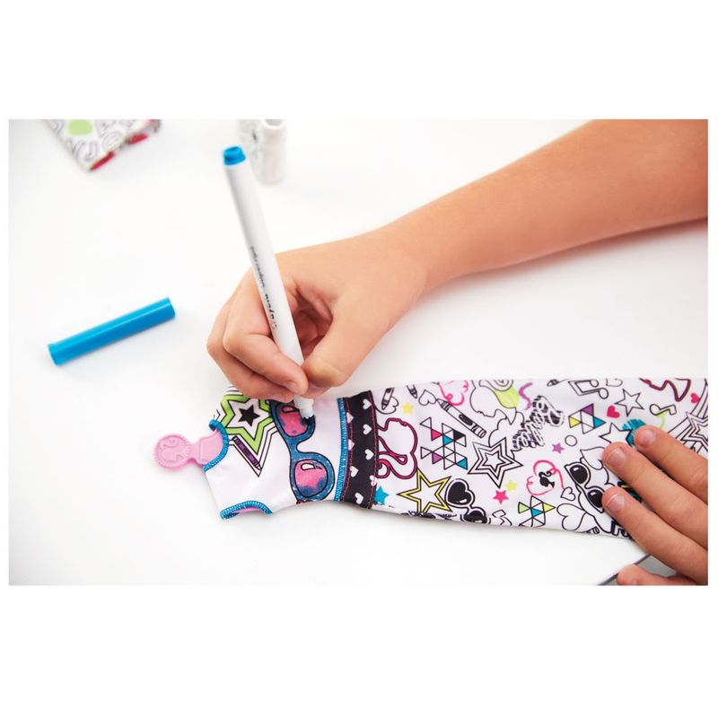 Boneca-Barbie---Desenhando-Estilos---Crayola---Mattel
