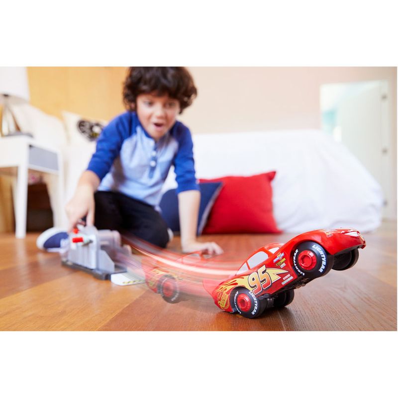 Lancador-e-Mini-Veiculo---Disney---Pixar---Carros---Manobras-Incriveis---Mattel