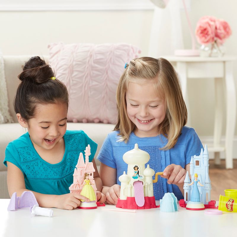 E1937_DAD_Life_F18_PD_DisneyPrincessSparkleKingdom_0218_Online_300DPI