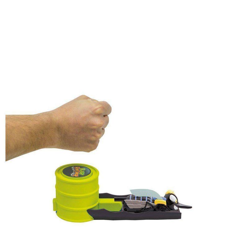 veiculo-e-pista-de-percurso-bugs-racing-super-pista-dtc-5062_detalhe2