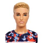 boneco-ken-fashionistas-camiseta-colorida-e-bermuda-azul-mattel-DWK44-FXL65_Detalhe