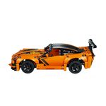 LEGO-Technic---Chevrolet-Corvette-ZR1---42093