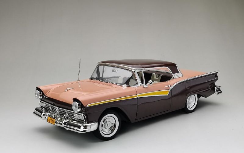 Franklin Mint 1957 FORD SKYLINER Convertible , Diecast Model
