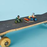lego-city-equipe-de-acrobacias-60255_Detalhe6