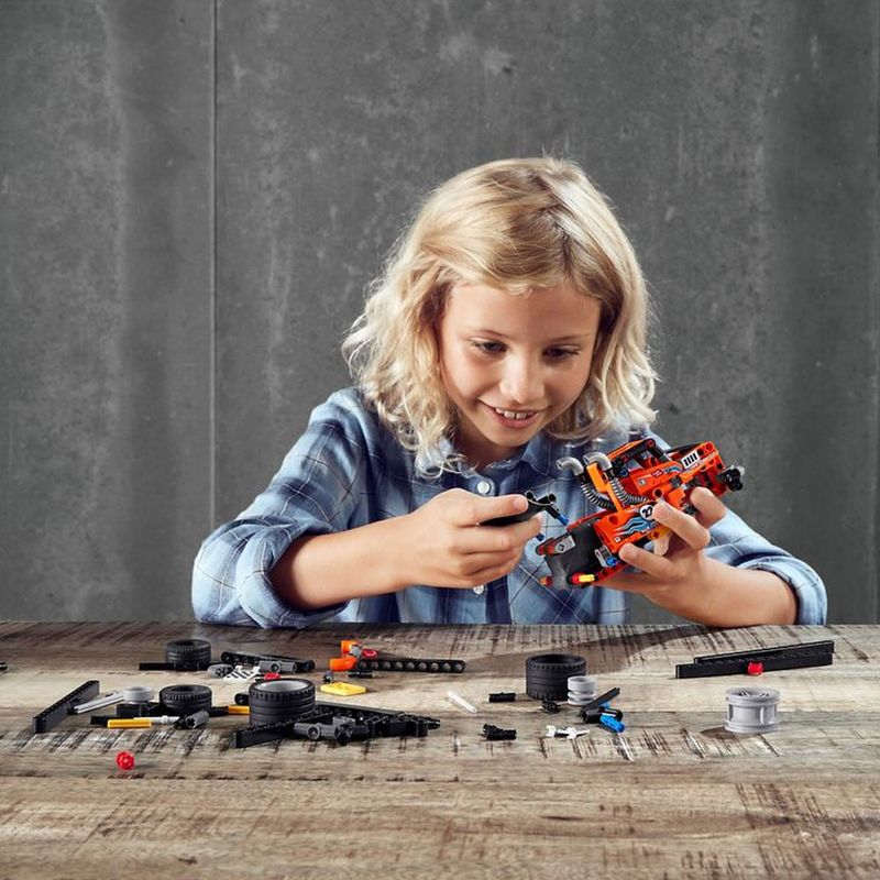 lego-technic-caminhao-de-corrida-42104_Detalhe6