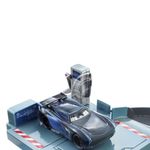 pista-de-percurso-e-veiculo-disney-pixar-carros-rust-eze-torre-mattel-GJW43_Detalhe1
