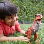 figura-articulada-com-sons-jurassic-world-controle-de-ataque-carnotaurus-mattel-GJT59_Detalhe3