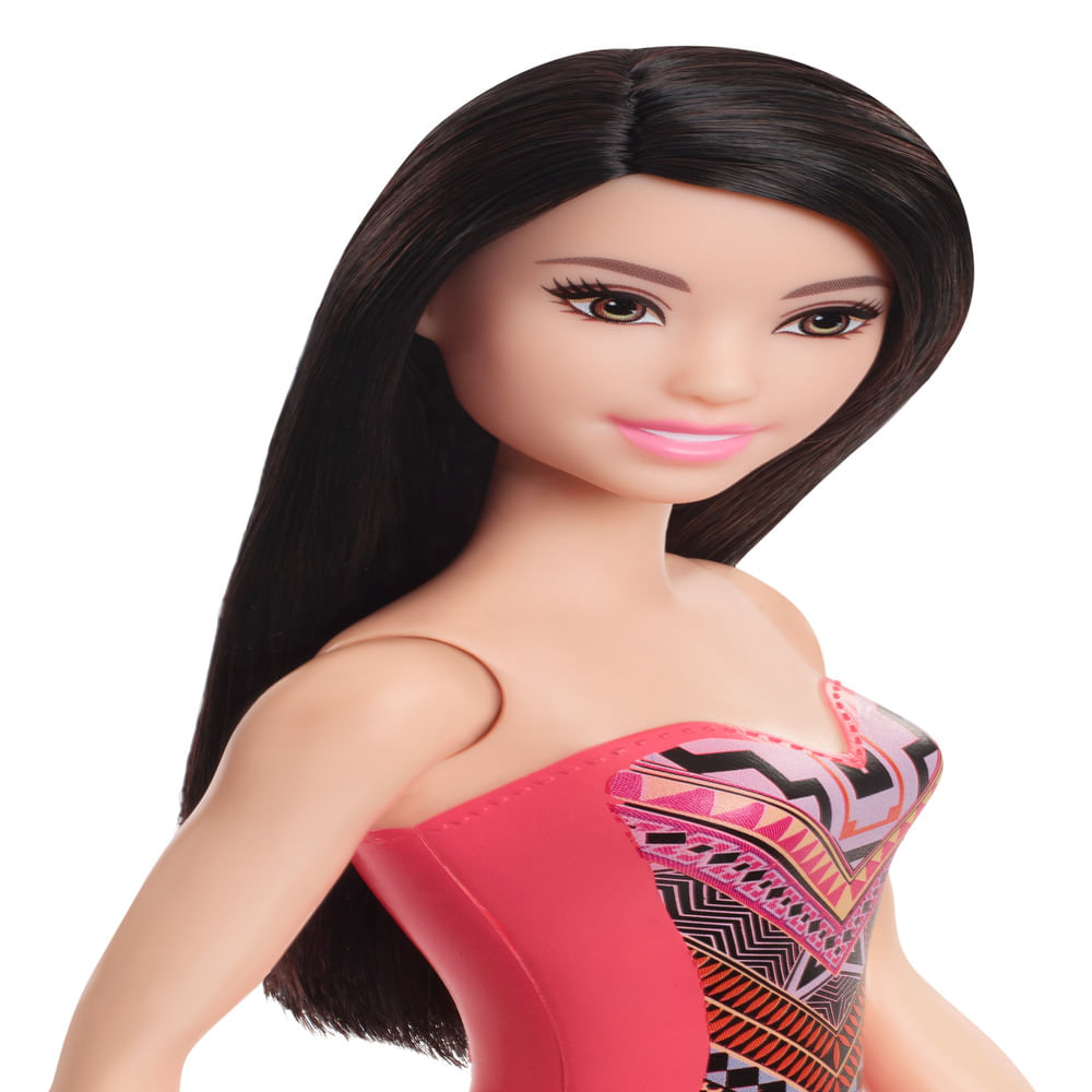 Boneca barbie com roupa de verão da moda