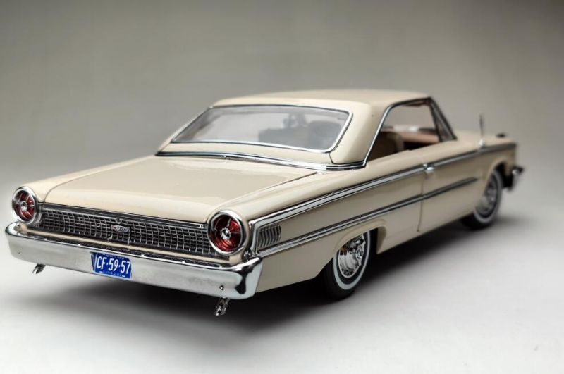 ミニカー 1963 Ford Galaxie 500 SunStar 1:18 Ford Galaxie 500/XL Hard Top 1963 1:18 Sunstar Bege - Ri Happy
