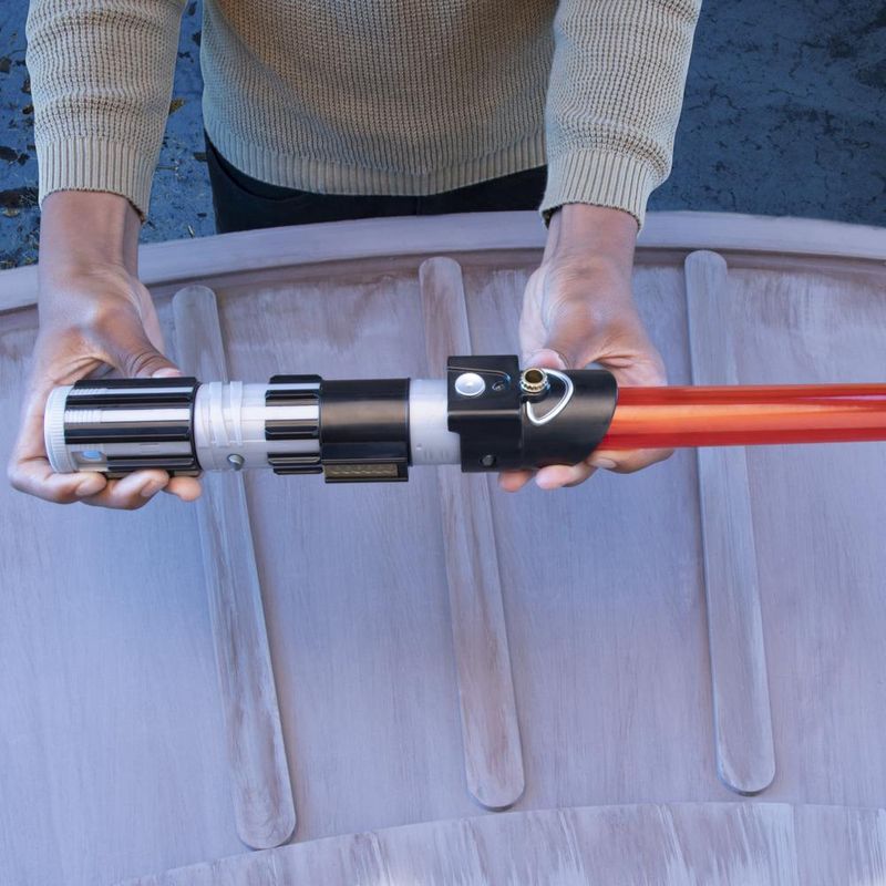 Sabre-de-Luz-Eletronico---Star-Wars---Darth-Vader---Lightsaber-Forge---Vermelho---Hasbro-7