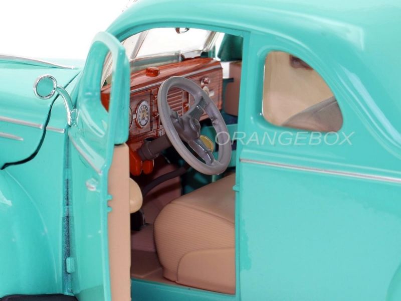Miniatura Carro Ford Deluxe 1939 1:18 Maisto - minimundi.com.br