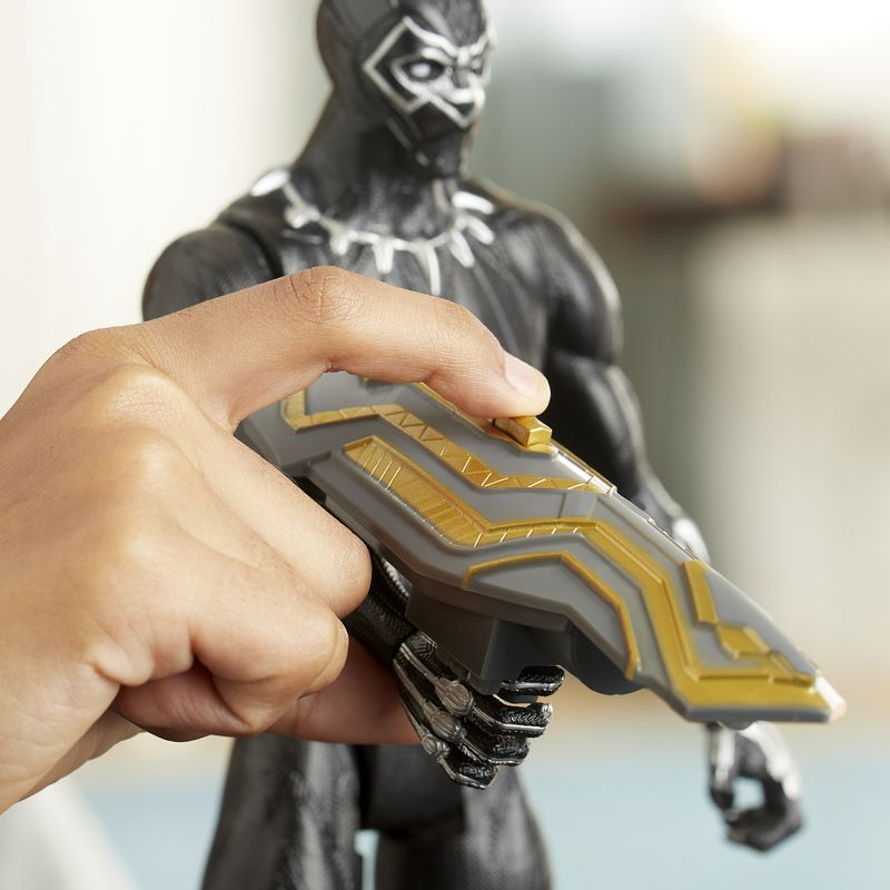 E7388_HAND_S20_AVN_TitanHeroBlastGearBlackPanther_0294_Online_300DPI