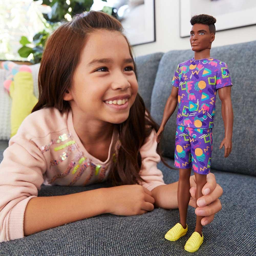 Boneco com Estojo - Ken - Barbie Fashionistas - Camisa Roxa - 162
