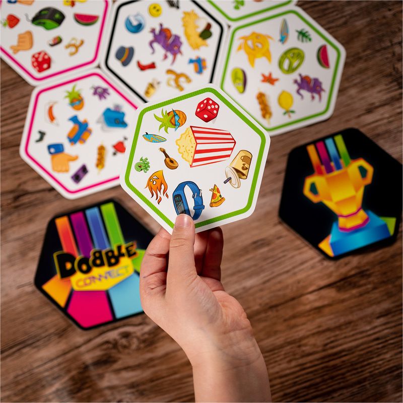 Jogo-De-Cartas---Dobble-Connect---De-2-a-8-jogadores---Galapagos-3