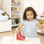 Brinquedo-Infantil---Aprendendo-a-Amarrar-o-Cadarco---Melissa-And-Doug