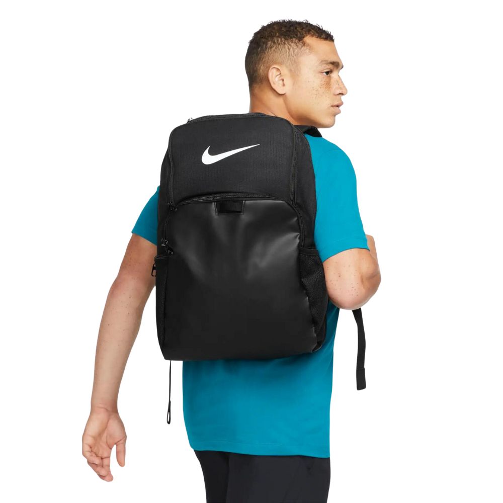 Mala Nike Brasilia 9.5 - Transporte seus pertences com estilo