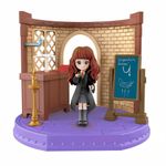 Playset-e-Mini-Figura---Harry-Potter---Wizarding-World---Sala-de-Aula-de-Feiticos---Suny--1