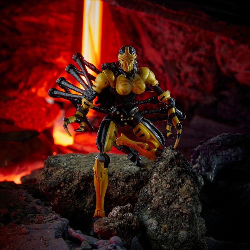 Figura-Transformers-Generations-War-For-Cybertron---Kingdom-Deluxe---Black-Arachnia---Hasbro-7