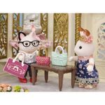 Sylvanian-Families---Boutique-Fashion-Town---Epoch-4