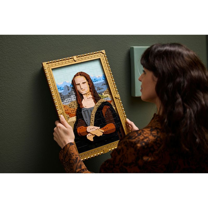 Lego---ART---Mona-Lisa---31213-10