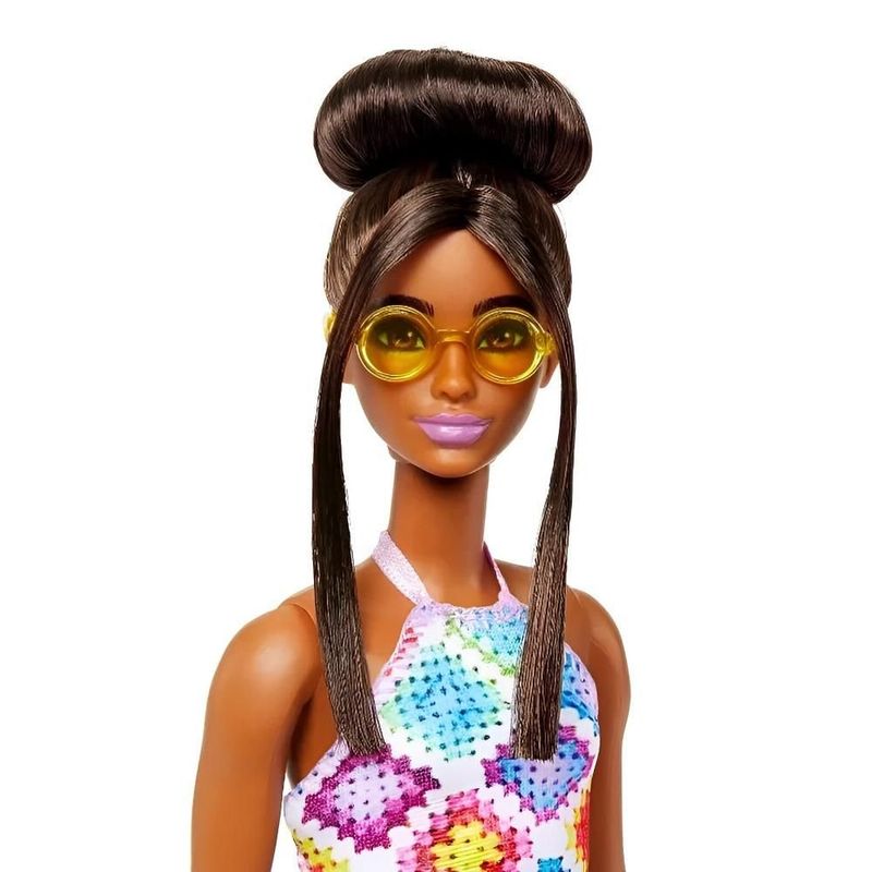 Boneca Barbie Fashionistas Negra Oculos Amarelo 210 Mattel