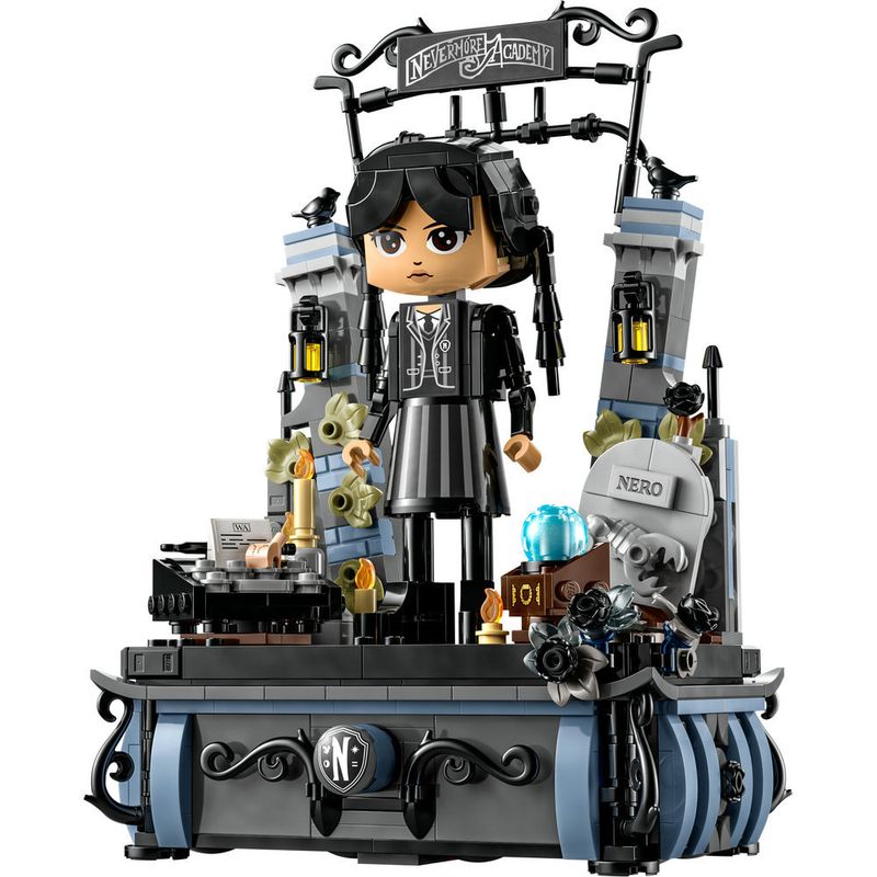 LEGO---Wednesday---Figura-da-Wandinha-Addams---76780-2
