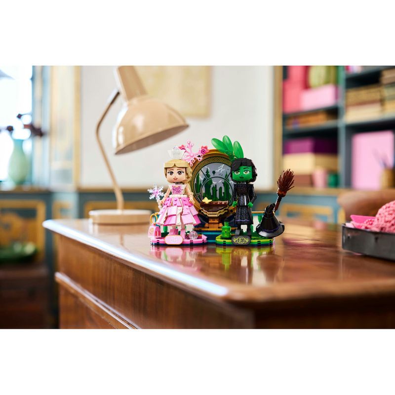 LEGO---Wicked---Figuras-de-Elphaba-e-Glinda---75682-5