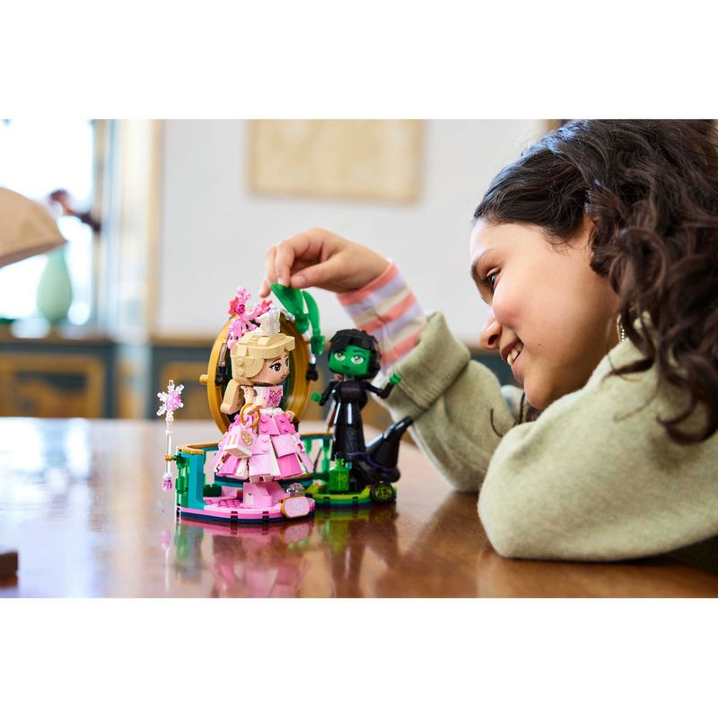 LEGO---Wicked---Figuras-de-Elphaba-e-Glinda---75682-6