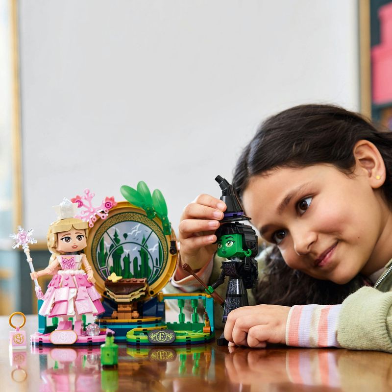 LEGO---Wicked---Figuras-de-Elphaba-e-Glinda---75682-8