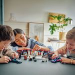 LEGO---City-Formula-1---Garagem-de-F1-e-Carros-da-Mercedes-AMG-e-Alpine---60444-5