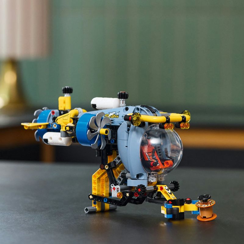 LEGO---Technic---Submarino-de-Pesquisa-em-Mar-Profundo---42201-4