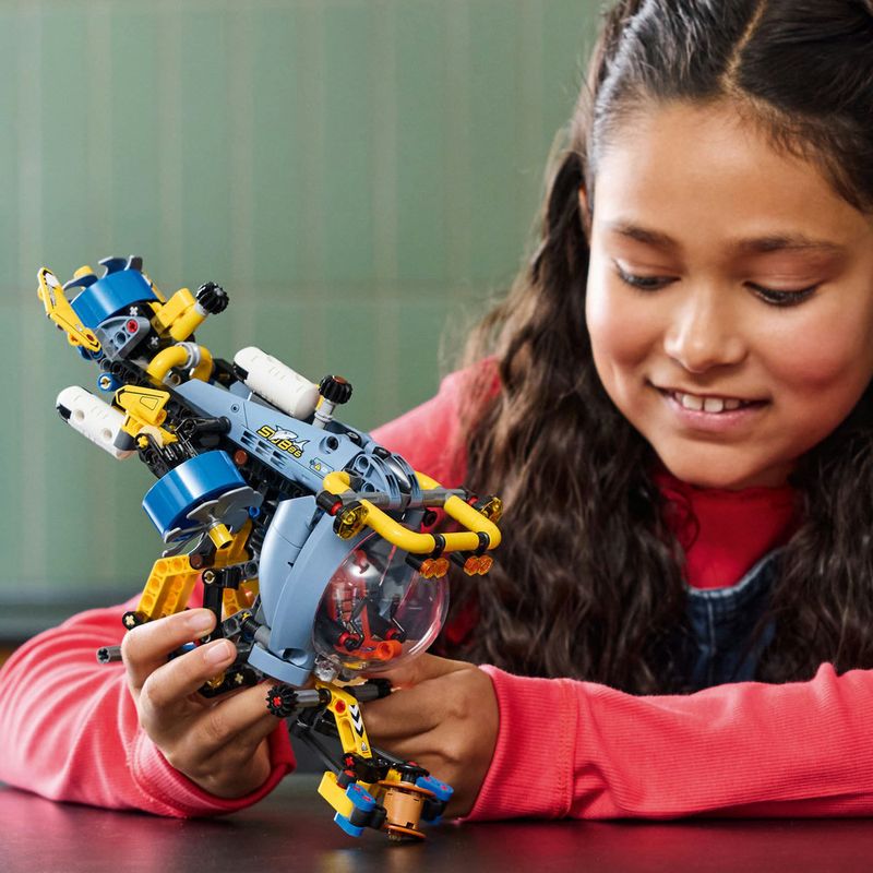 LEGO---Technic---Submarino-de-Pesquisa-em-Mar-Profundo---42201-5